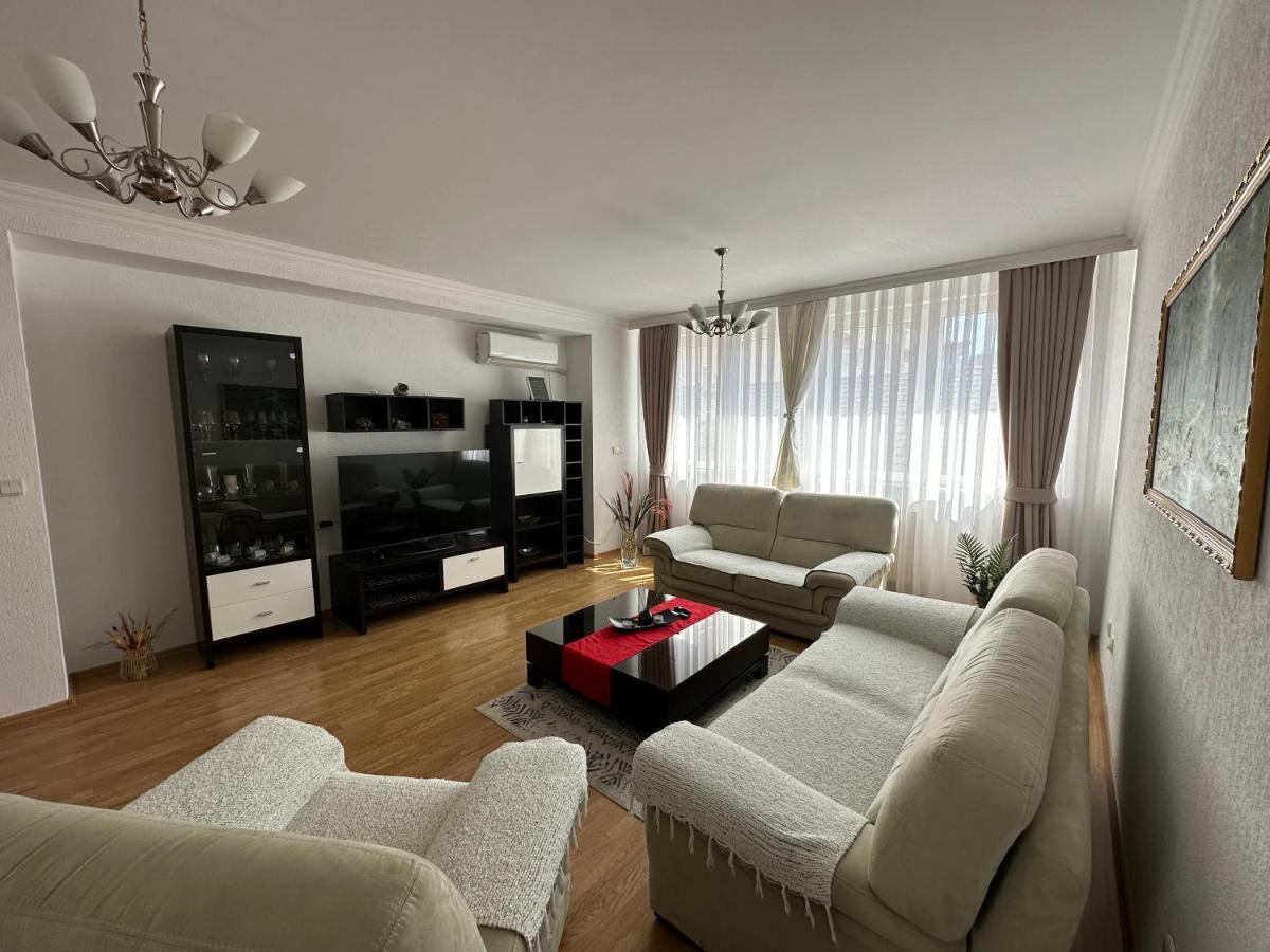 Spacious 3-Bedroom Condo Next To City Center Prisztina Zewnętrze zdjęcie