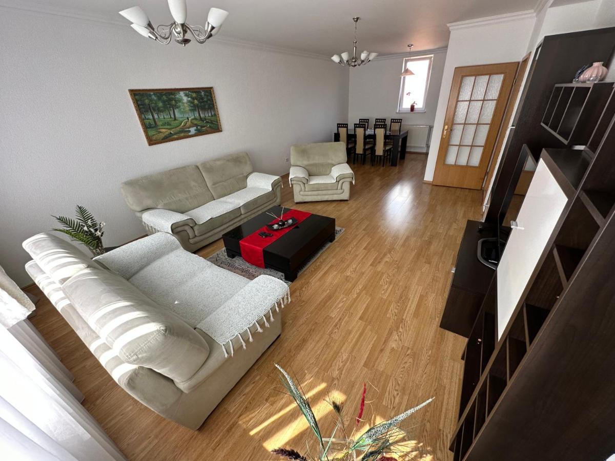 Spacious 3-Bedroom Condo Next To City Center Prisztina Zewnętrze zdjęcie