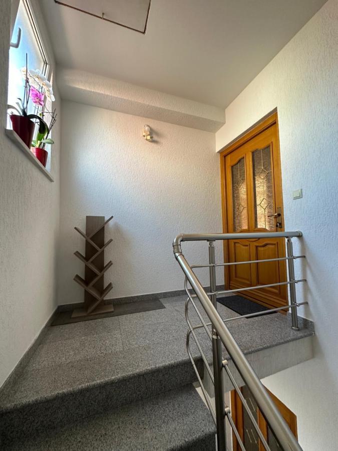 Spacious 3-Bedroom Condo Next To City Center Prisztina Zewnętrze zdjęcie