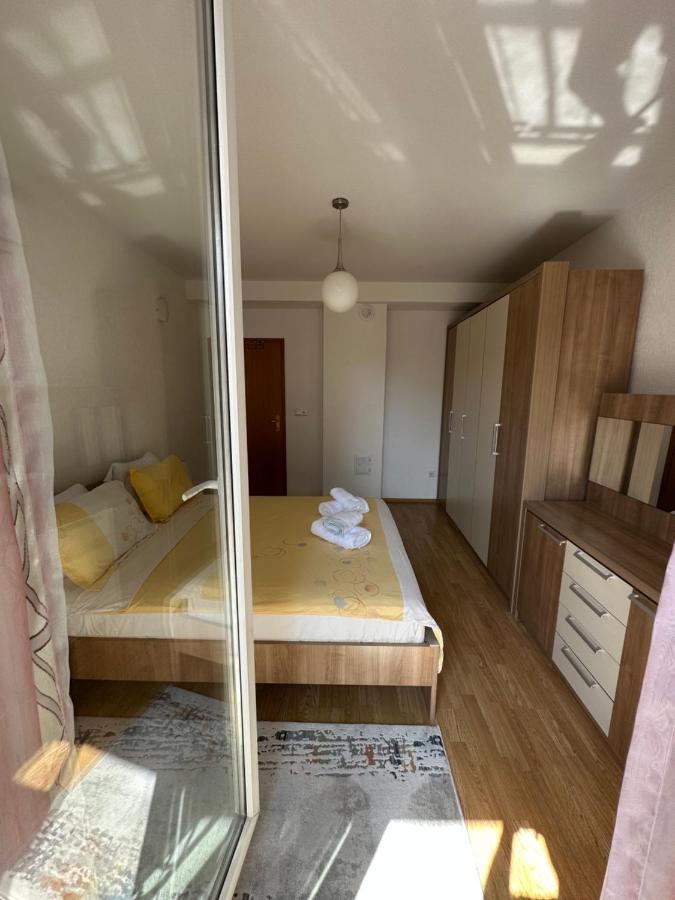 Spacious 3-Bedroom Condo Next To City Center Prisztina Zewnętrze zdjęcie