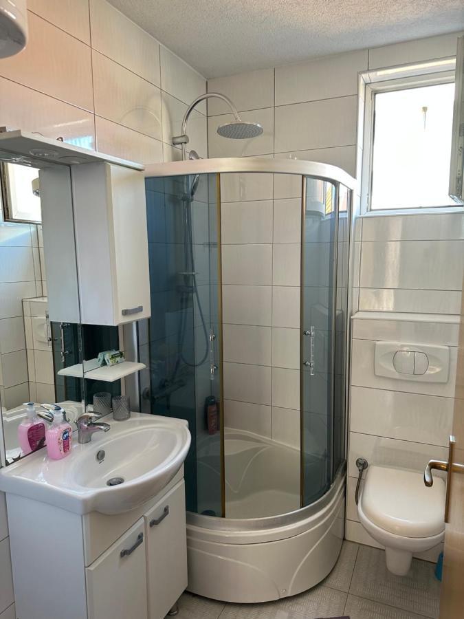 Spacious 3-Bedroom Condo Next To City Center Prisztina Zewnętrze zdjęcie