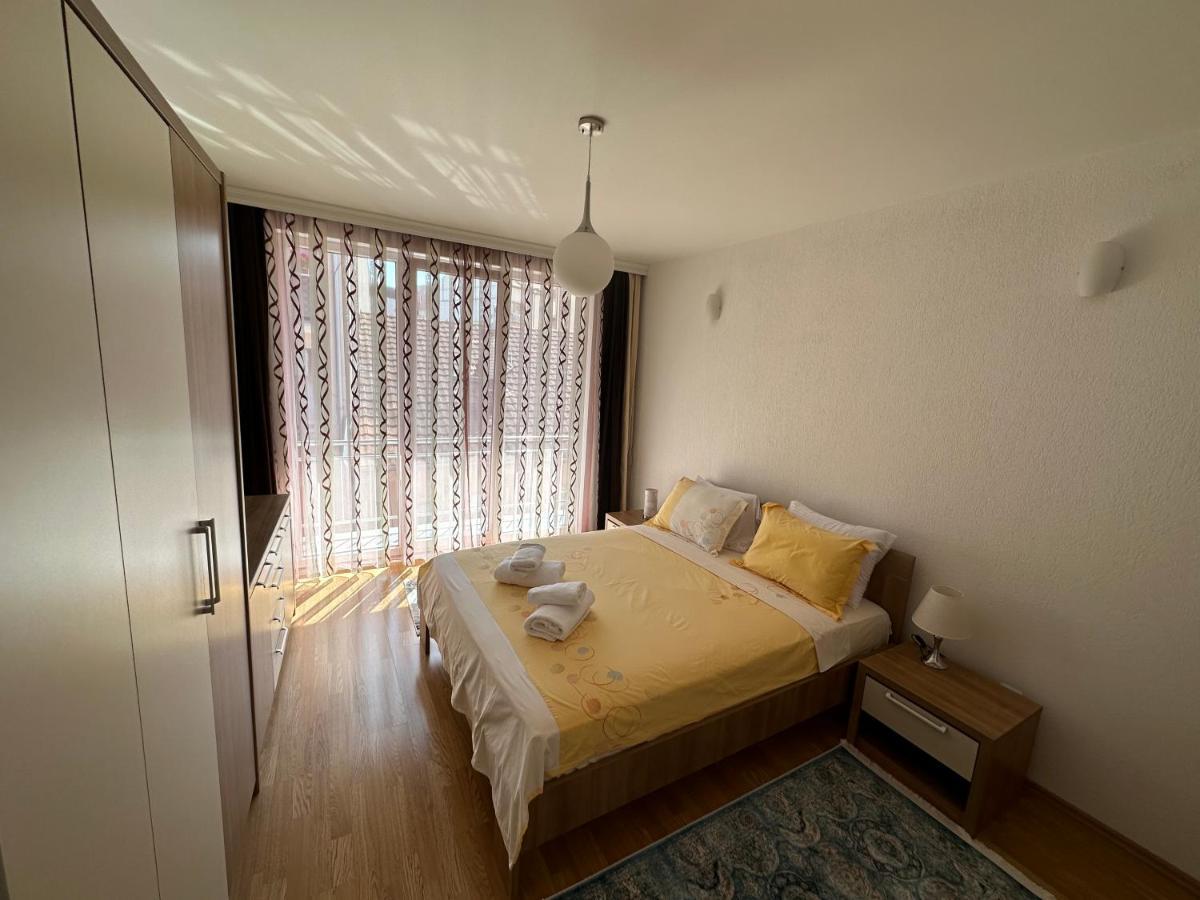 Spacious 3-Bedroom Condo Next To City Center Prisztina Zewnętrze zdjęcie