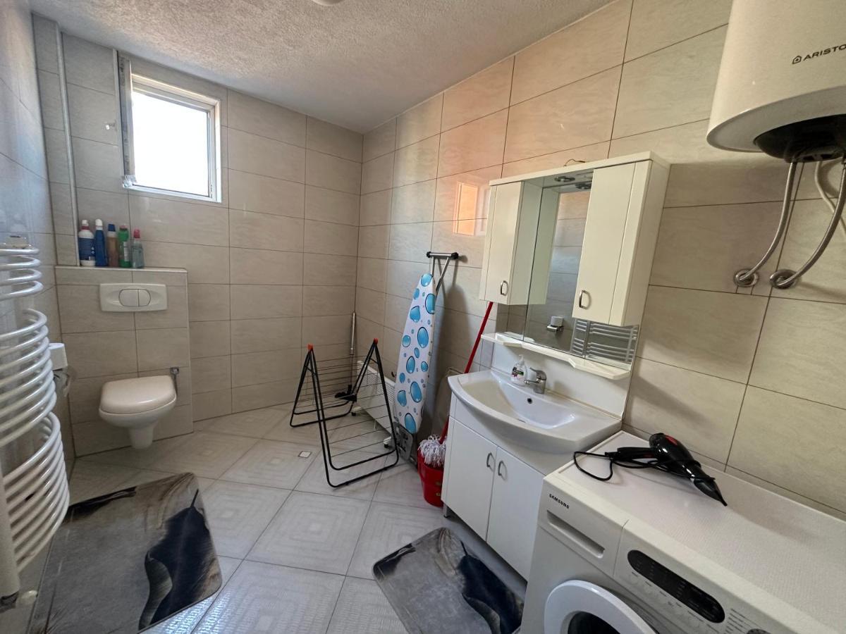 Spacious 3-Bedroom Condo Next To City Center Prisztina Zewnętrze zdjęcie